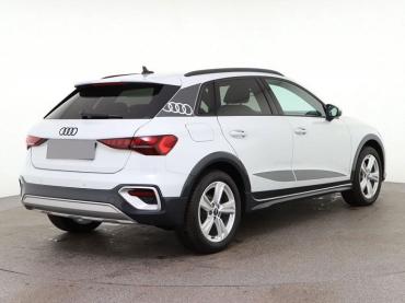 Audi A3 35 TFSI LED+ SONOS Kessy Navi AHK App Jahreswagen