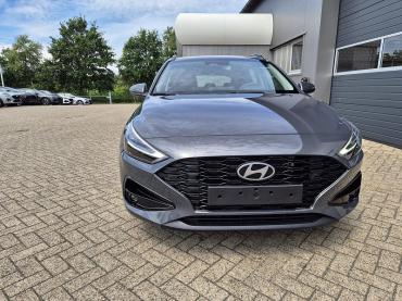 Hyundai i30  Kombi 1.0 T-GDI 100PS Automatik AbstandsTempomat Toter-Winkel-Assistent Sitzheizung Lenkradheizung Klimaautomatik Navi 10,25"-Touchscreen DAB+ wireless Apple CarPlay + Android Auto PDC v+h Rückf.Kamera 16-LM Tageszulassung
