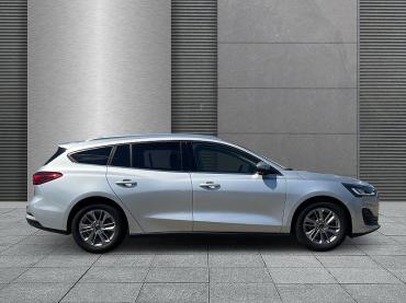 Ford Focus 1.0 EcoBoost Powershift Autom. Titanium X+Winterpaket+LED+RFK Gebrauchtwagen