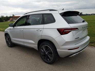 Skoda Karoq 2.0TDI Sportline DSG 4x4 AHK Matrix Navi ACC Tageszulassung