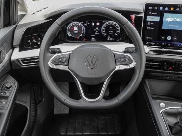 VW Golf 1.5 TSI Life ACC AUT KAM KLIMAA. LED LM PDC Jahreswagen