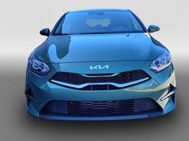 Fahrzeug ansehen: KIA Ceed 1.5 T-GDI AT Kamera * Sitzheizung * APP * Navi KIA Ceed 1.5 T-GDI AT Kamera * Sitzheizung * APP * Navi