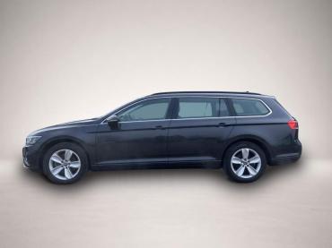 Fahrzeug ansehen: Volkswagen Passat Variant 2.0 TDI DSG 4-MOTION NAVI * LED * KAM Volkswagen Passat Variant 2.0 TDI DSG 4-MOTION NAVI * LED * KAM
