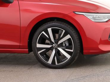 VW Golf Golf 8 VIII Variant 2.0 TDI Life IQ.Light ACC 360° App Navi Gebrauchtwagen