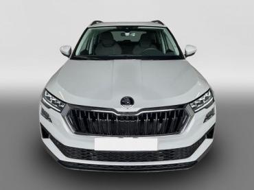 Fahrzeug ansehen: Skoda Karoq Selection 150PS DSG AHK+Kamera+ACC+Kessy+Kamera... Neuwagen Skoda Karoq Selection 150PS DSG AHK+Kamera+ACC+Kessy+Kamera... Neuwagen