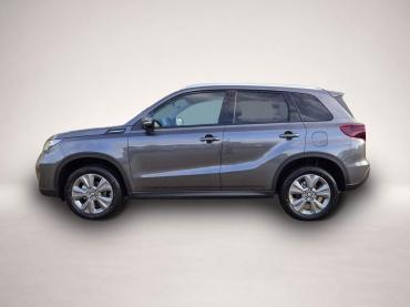 Fahrzeug ansehen: Suzuki Vitara Comfort 110PS Automatik MHEV 4x4 ALLGRIP 1.4 Boosterjet Allrad Navi Klimaautomatik Sitzheizung ACC PDC Rückf.Kamera Suzuki-Radio Apple CarPlay Android Auto Touchscreen 2xKeyless 17-LM Suzuki Vitara Comfort 110PS Automatik MHEV 4x4 ALLGRIP 1.4 Boosterjet Allrad Navi Klimaautomatik Sitzheizung ACC PDC Rückf.Kamera Suzuki-Radio Apple CarPlay Android Auto Touchscreen 2xKeyless 17-LM