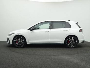 VW Golf 8 2.0 TSI DSG BLACK STYLE PANO H&K-SOUND 19 ESTORIL Gebrauchtwagen
