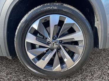 Skoda Kodiaq Selection 4x4 TDI DSG|7-S|PANO|AHK|5J-GAR Gebrauchtwagen