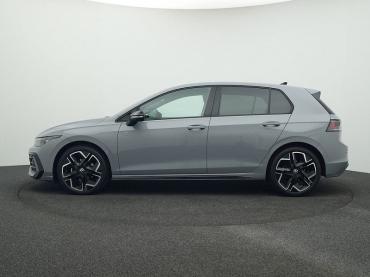 VW Golf 8 1.5 eTSI DSG R-LINE BLACK STYLE PANO IQ.LIGHT NAVI Jahreswagen