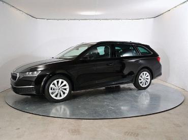 Skoda Octavia Selection Skoda Combi 1.5 TSI mHEV 110 kW (150 PS) 7-Gang-DSG 1.5 TSI mHEV 7-Gang-DSG Gebrauchtwagen