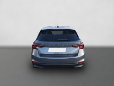 Fahrzeug ansehen: Skoda Fabia 1.0 MPI Neuwertig 10km Kamera Sitzheizung Apple CarPlay LED Garantie 5Jahre Skoda Fabia 1.0 MPI Neuwertig 10km Kamera Sitzheizung Apple CarPlay LED Garantie 5Jahre