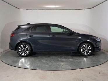 KIA Ceed Kia Silver 1.5 T-GDI 103kW (140PS) 6-Gang 1.5 T-GDI 6-Gang Neuwagen