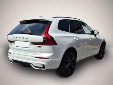 Volvo XC60 B5 B AWD Plus Black Edition AHK * PANO