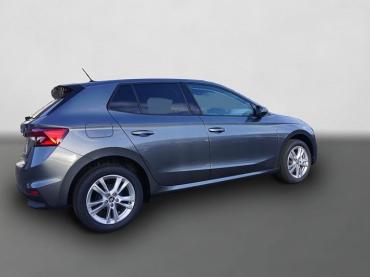 Fahrzeug ansehen: Skoda Fabia 1.0 MPI Neuwertig 10km Kamera Sitzheizung Apple CarPlay LED 5 Jahre Garantie Skoda Fabia 1.0 MPI Neuwertig 10km Kamera Sitzheizung Apple CarPlay LED 5 Jahre Garantie