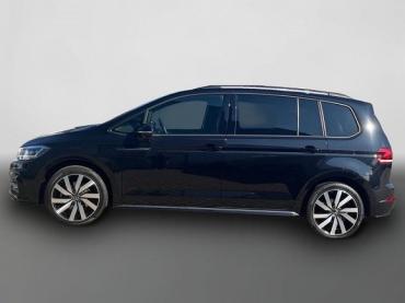 VW Touran 1.5 TSI DSG 7.Sitzer Highline Navi,AHK,Pano,Black Style Gebrauchtwagen