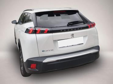 Peugeot 2008 e- Allure Pack Bluetooth Navi LED Klima