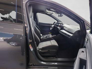 Fahrzeug ansehen: VW Golf Golf VIII Neuwagen VW Golf Golf VIII Neuwagen