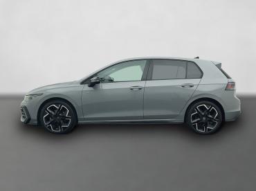 Fahrzeug ansehen: VW Golf 8 1.5 eTSI DSG R-LINE BLACK STYLE PANO AHK IQ.LIGHT NAVI Jahreswagen VW Golf 8 1.5 eTSI DSG R-LINE BLACK STYLE PANO AHK IQ.LIGHT NAVI Jahreswagen