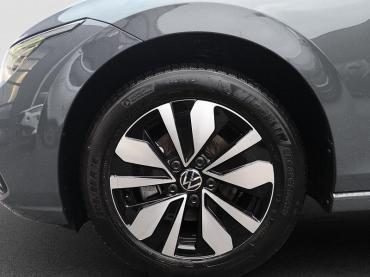 VW Golf 8 1.5 TSI NAVI AHK LED Gebrauchtwagen