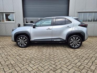 Toyota Yaris  Cross 1.5VVT-iE 130PS Automatik Teamplayer Klimaautomatik Sitzheizung Lenkradheizung PDC v+h Rückf.Kamera 17-LM abged.Scheiben 2xKeyless DAB+ Bluetooth Touchscreen Apple CarPlay Android Auto Tageszulassung