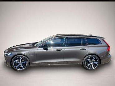 Fahrzeug ansehen: Volvo V60 Kombi T8 Twin Engine PHEV Plus Dark Recharge Volvo V60 Kombi T8 Twin Engine PHEV Plus Dark Recharge
