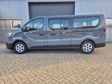 Fahrzeug ansehen: Renault Trafic Combi L2 2.0 dCi 150PS Grand Evolution 9-Sitzer Rollstuhlrampe Rollstuhlsicherung Schiebetür l+r Klima v+h DAB Bluetooth Touchscreen Apple CarPlay Android Auto PDC Rückf.Kamera Tageszulassung Renault Trafic Combi L2 2.0 dCi 150PS Grand Evolution 9-Sitzer Rollstuhlrampe Rollstuhlsicherung Schiebetür l+r Klima v+h DAB Bluetooth Touchscreen Apple CarPlay Android Auto PDC Rückf.Kamera Tageszulassung