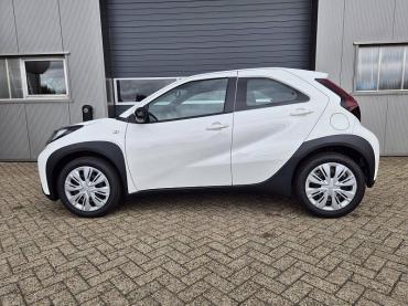 Toyota Aygo  X 1.0 VVT-i 72PS Business Edition Sitzheizung AbstandsTempomat Multifunktionslenkrad Klima Radio Bluetooth Touchscreen wireless Apple CarPlay + Android Auto Tageszulassung