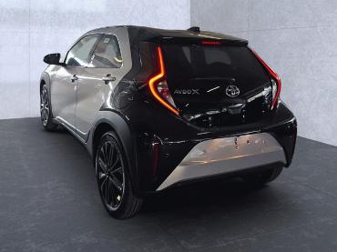 Toyota IQ UPE 26.080!!! Navi LED MFL BT DAB Ambientebel. Gebrauchtwagen
