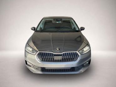 Fahrzeug ansehen: Skoda Fabia Selection 115PS DSG GV5 * AHK * Kamera * Alu * Kessy * Cl. Skoda Fabia Selection 115PS DSG GV5 * AHK * Kamera * Alu * Kessy * Cl.