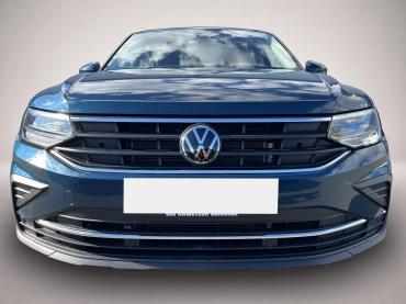 Fahrzeug ansehen: Volkswagen Tiguan 1.5 TSI Life 1.99% Fin. Navi LR-HZG ACC L Volkswagen Tiguan 1.5 TSI Life 1.99% Fin. Navi LR-HZG ACC L