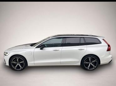 Fahrzeug ansehen: Volvo V60 Kombi T8 Ultimate Dark Recharge WiPa * LED * DAB Volvo V60 Kombi T8 Ultimate Dark Recharge WiPa * LED * DAB