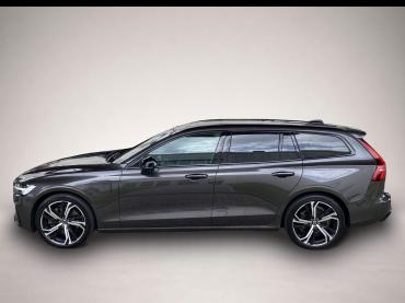 Fahrzeug ansehen: Volvo V60 Kombi T8 Plus Dark Recharge WiPa * SitzHZG * LED Volvo V60 Kombi T8 Plus Dark Recharge WiPa * SitzHZG * LED