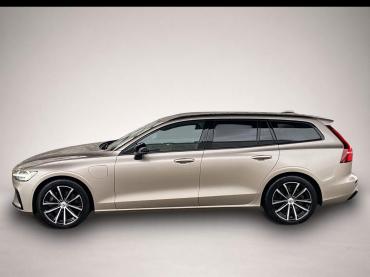 Fahrzeug ansehen: Volvo V60 Kombi T8 Plus Dark Recharge WiPa * LED * DAB Volvo V60 Kombi T8 Plus Dark Recharge WiPa * LED * DAB