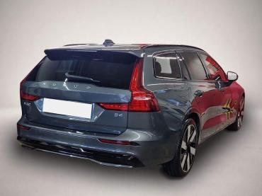 Fahrzeug ansehen: Volvo V60 B4 B DKG Plus Dark Pano * HuD * 360°View * Mj.26 Volvo V60 B4 B DKG Plus Dark Pano * HuD * 360°View * Mj.26