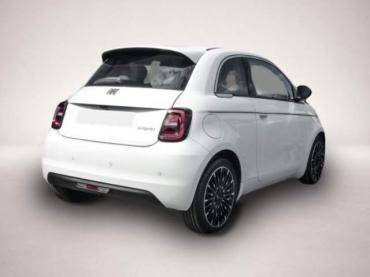Fiat 500 Hybrid 48 kW La Prima Navi LED Apple CarPlay