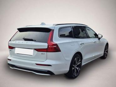 Volvo V60 B4 B DKG Plus Dark Pano * HuD * Alarm * RFC * Mj.26