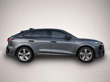 Audi Q3 Sportback NEU TFSI quattro S line Tech * AHK * Alu1.