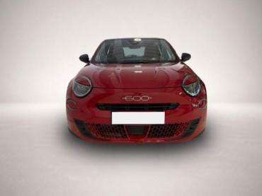 Fahrzeug ansehen: Fiat 600 Speciale Hybrid 1.2 T3 81 kW (110 PS) DCT Winte. Fiat 600 Speciale Hybrid 1.2 T3 81 kW (110 PS) DCT Winte.