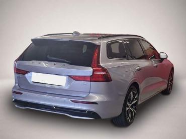 Fahrzeug ansehen: Volvo V60 B4 B DKG Plus Dark Pano * Head-up Volvo V60 B4 B DKG Plus Dark Pano * Head-up