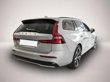 Fahrzeug ansehen: Volvo V60 B4 Benzin Plus Dark 360°Kamera Winter-Paket Volvo V60 B4 Benzin Plus Dark 360°Kamera Winter-Paket