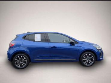 Fahrzeug ansehen: Renault Clio TCe 90 X-Tronic Autom. Techno SHZ * LKHZ * LED Renault Clio TCe 90 X-Tronic Autom. Techno SHZ * LKHZ * LED