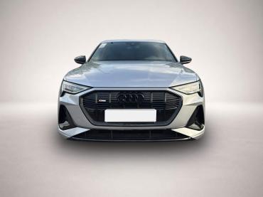 Fahrzeug ansehen: Audi e-tron 50 quattro S Line AHK KAMERA LED NAVI SHZ Audi e-tron 50 quattro S Line AHK KAMERA LED NAVI SHZ