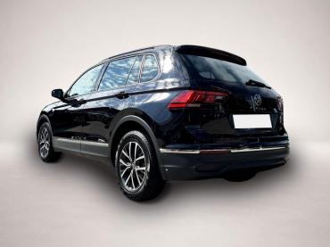 Volkswagen Tiguan 1.5 TSI Life * LED Navi ACC Kamera Sitzh.