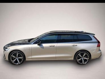 Fahrzeug ansehen: Volvo V60 Kombi T8 Ultra Dark Recharge WiPa * LED * Navi Volvo V60 Kombi T8 Ultra Dark Recharge WiPa * LED * Navi