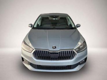 Fahrzeug ansehen: Skoda Fabia Selection 115PS DSG GV5 * AHK * Kamera * Alu * Kessy * Cl. Skoda Fabia Selection 115PS DSG GV5 * AHK * Kamera * Alu * Kessy * Cl.