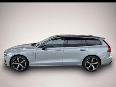 Fahrzeug ansehen: Volvo V60 Kombi T8 Plus Dark Recharge WiPa * SitzHZG * LED Volvo V60 Kombi T8 Plus Dark Recharge WiPa * SitzHZG * LED