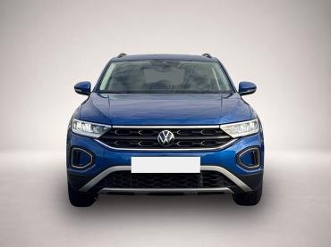 Fahrzeug ansehen: Volkswagen T-Roc Life TSI DSG|AHK|NAVI|KAMERA|ACC|WINTER-P. Volkswagen T-Roc Life TSI DSG|AHK|NAVI|KAMERA|ACC|WINTER-P.
