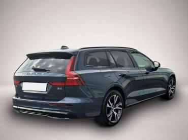 Fahrzeug ansehen: Volvo V60 B4 B DKG Ultra Dark AHZV * Premium * Pano * Mj.26 Volvo V60 B4 B DKG Ultra Dark AHZV * Premium * Pano * Mj.26