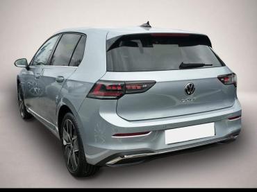 Fahrzeug ansehen: Volkswagen Golf 8 1.5 TSI Style NAVI KAMERA AHK HuD MATRIX Volkswagen Golf 8 1.5 TSI Style NAVI KAMERA AHK HuD MATRIX