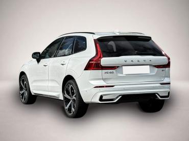 Fahrzeug ansehen: Volvo XC60 Plus Dark 2WD Digitales Cockpit Memory Sitz Volvo XC60 Plus Dark 2WD Digitales Cockpit Memory Sitz